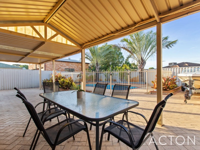 6 Pelican Ramble, Yangebup WA 6164