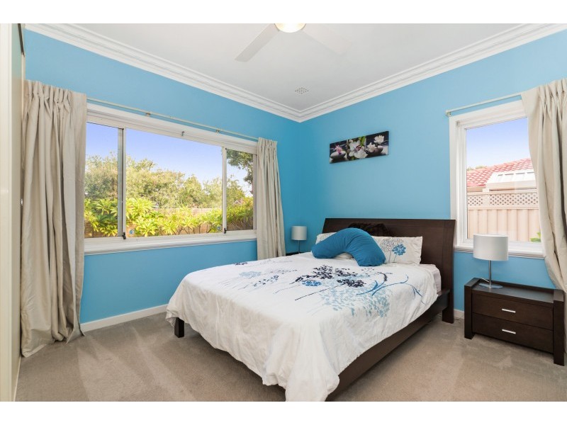 8 Bickley Crescent, Manning WA 6152