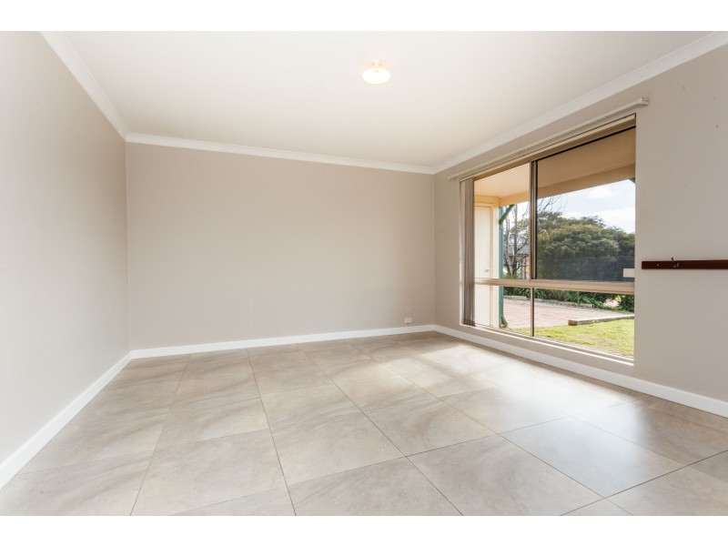 15 Ploughshare Place, South Lake WA 6164