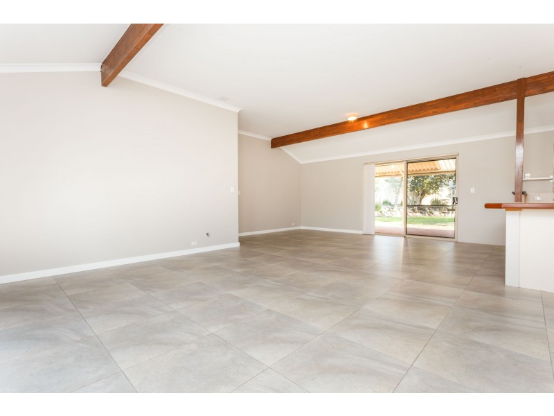 15 Ploughshare Place, South Lake WA 6164