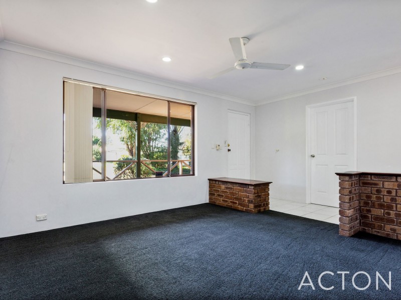 11 Tarndale Way, South Lake WA 6164