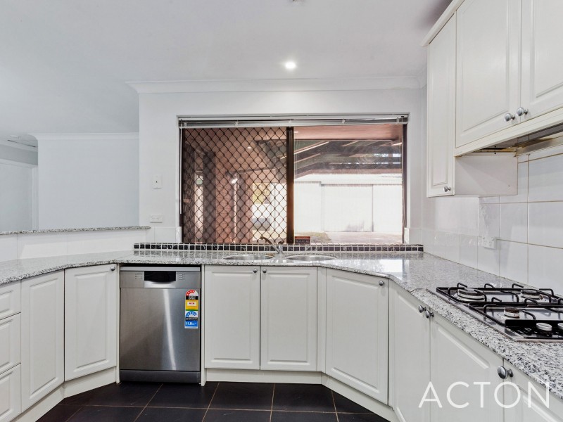 11 Tarndale Way, South Lake WA 6164