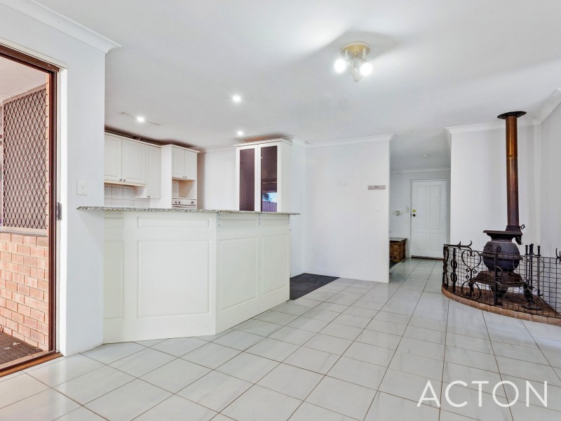 11 Tarndale Way, South Lake WA 6164