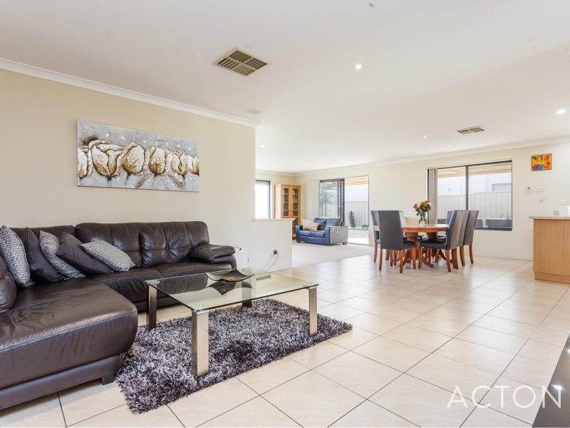 523 Rockingham Road, Munster WA 6166