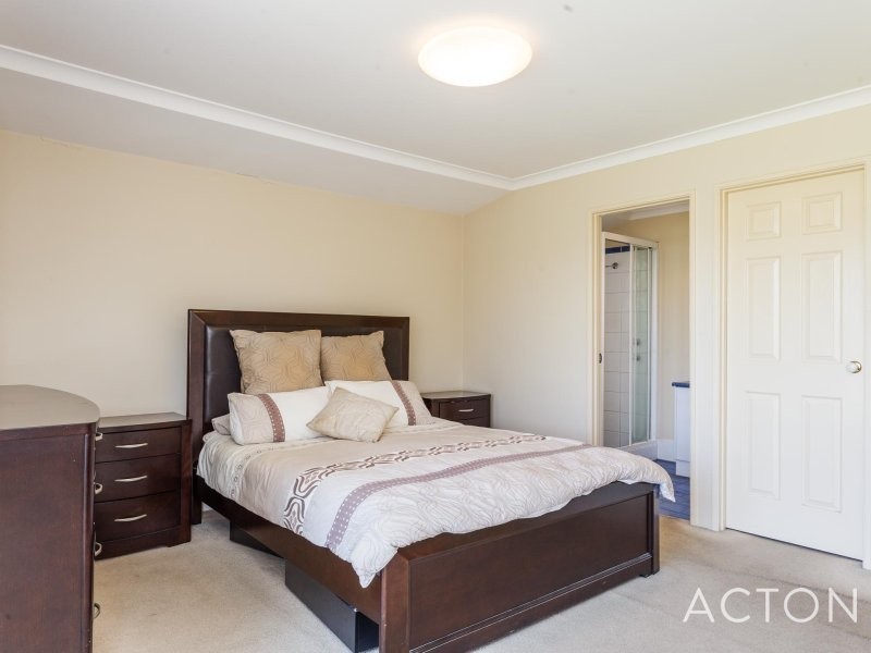 523 Rockingham Road, Munster WA 6166