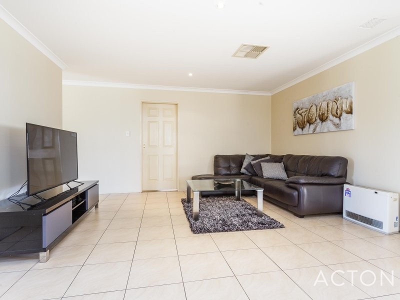 523 Rockingham Road, Munster WA 6166