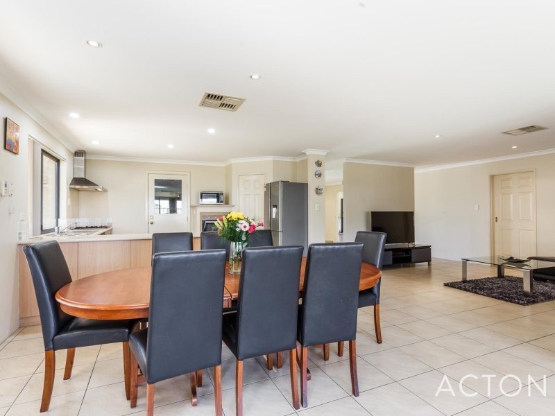 523 Rockingham Road, Munster WA 6166