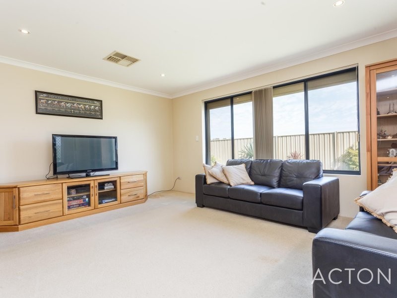 523 Rockingham Road, Munster WA 6166