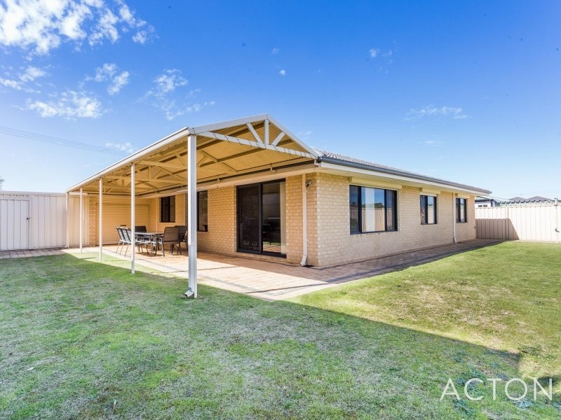 523 Rockingham Road, Munster WA 6166