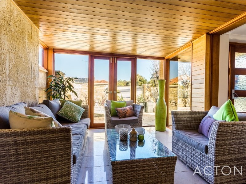 16 Orsulich Loop, Spearwood WA 6163