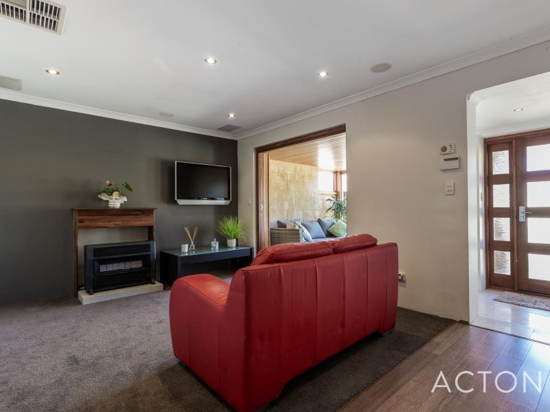 16 Orsulich Loop, Spearwood WA 6163