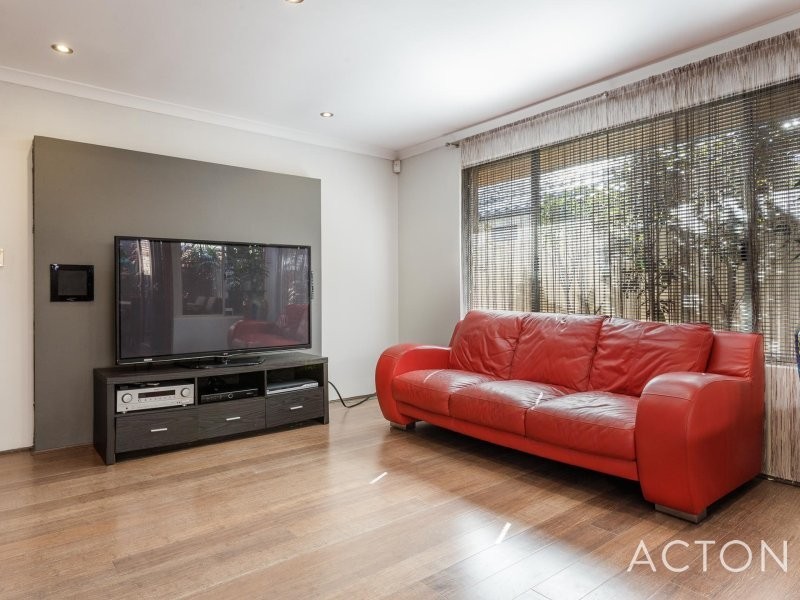 16 Orsulich Loop, Spearwood WA 6163