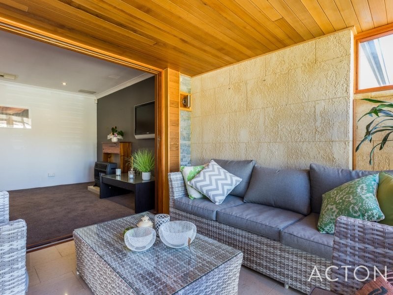 16 Orsulich Loop, Spearwood WA 6163