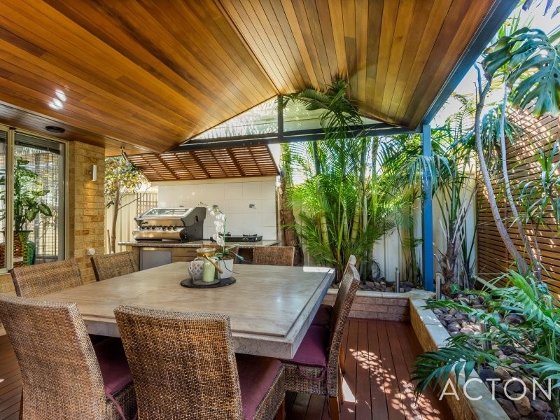 16 Orsulich Loop, Spearwood WA 6163