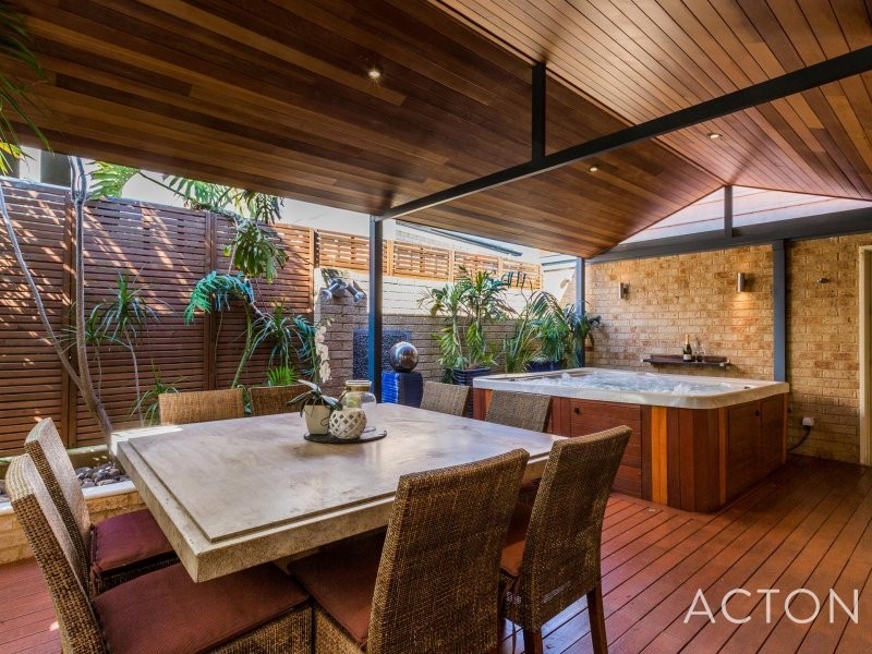 16 Orsulich Loop, Spearwood WA 6163
