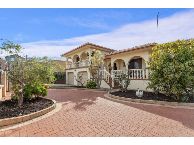 4 Shallow Street, Spearwood WA 6163