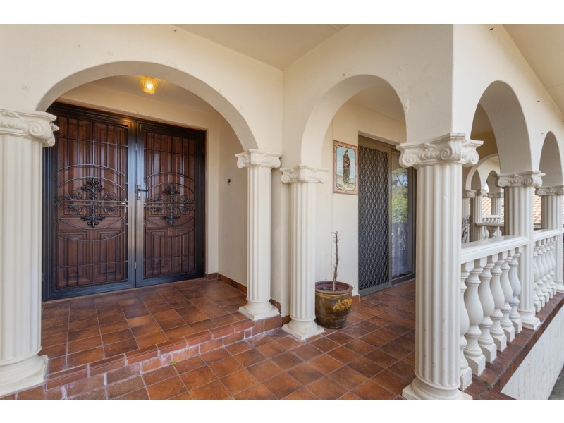 4 Shallow Street, Spearwood WA 6163