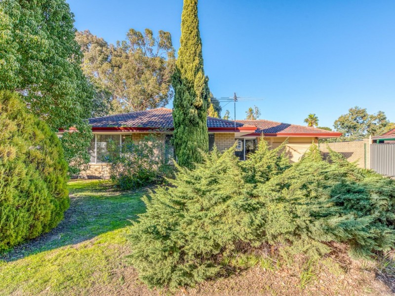 65 Lowanna Way, Armadale WA 6112