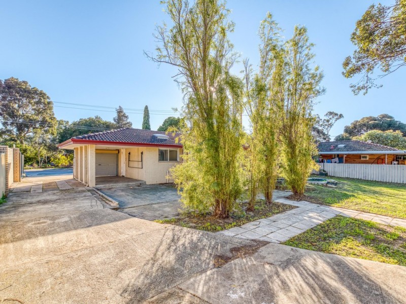 65 Lowanna Way, Armadale WA 6112