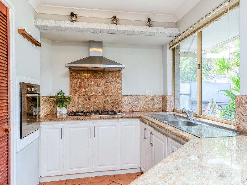 6 Little Lake Rise, South Lake WA 6164