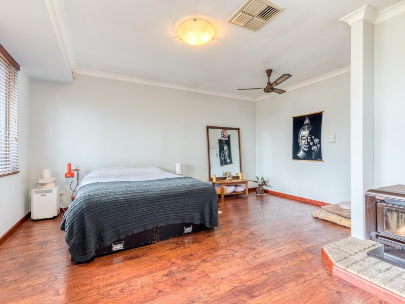 6 Little Lake Rise, South Lake WA 6164