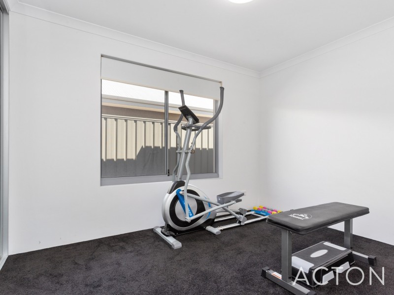 8 Pallarup Brace, Munster WA 6166