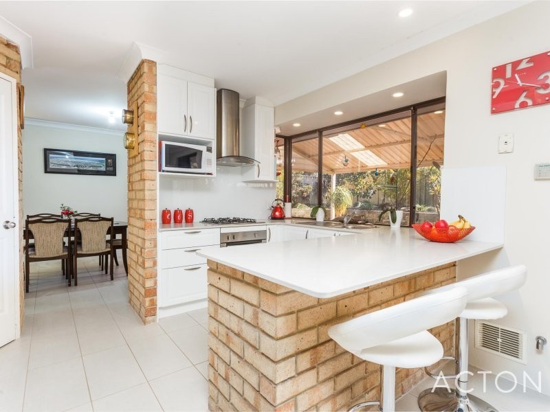 4 Bundy Court, South Lake WA 6164