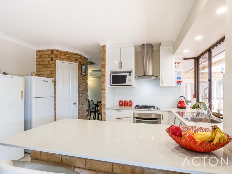 4 Bundy Court, South Lake WA 6164