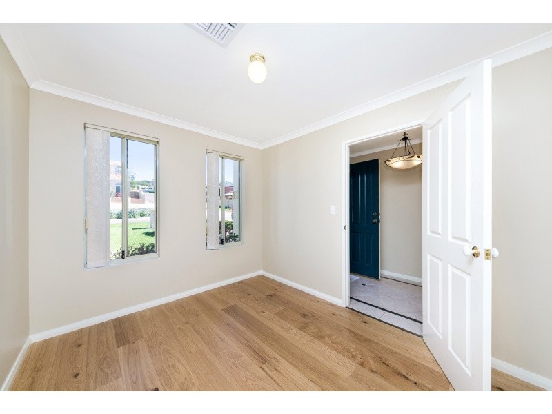 22A Sumich Gardens, Coogee WA 6166