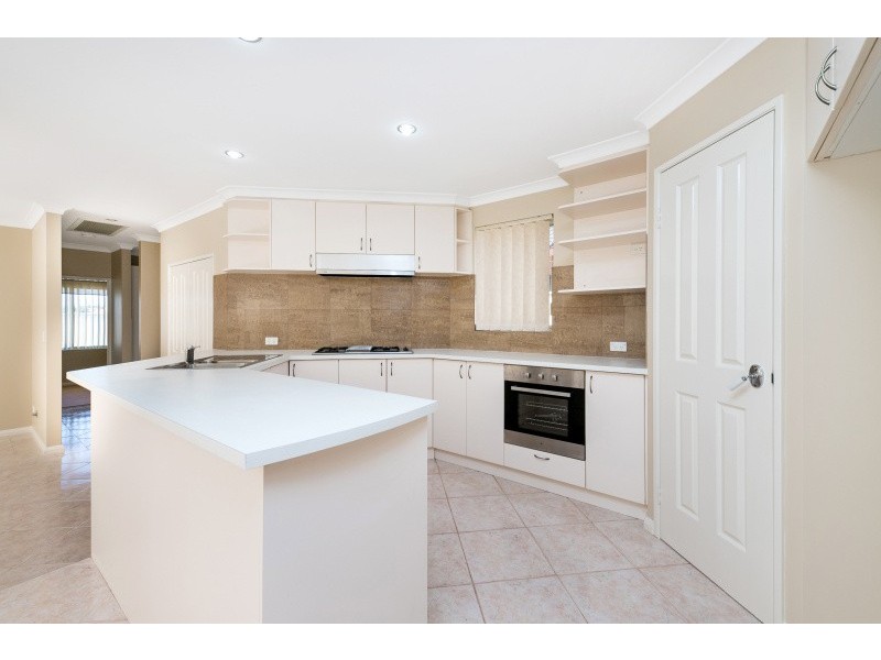 22A Sumich Gardens, Coogee WA 6166