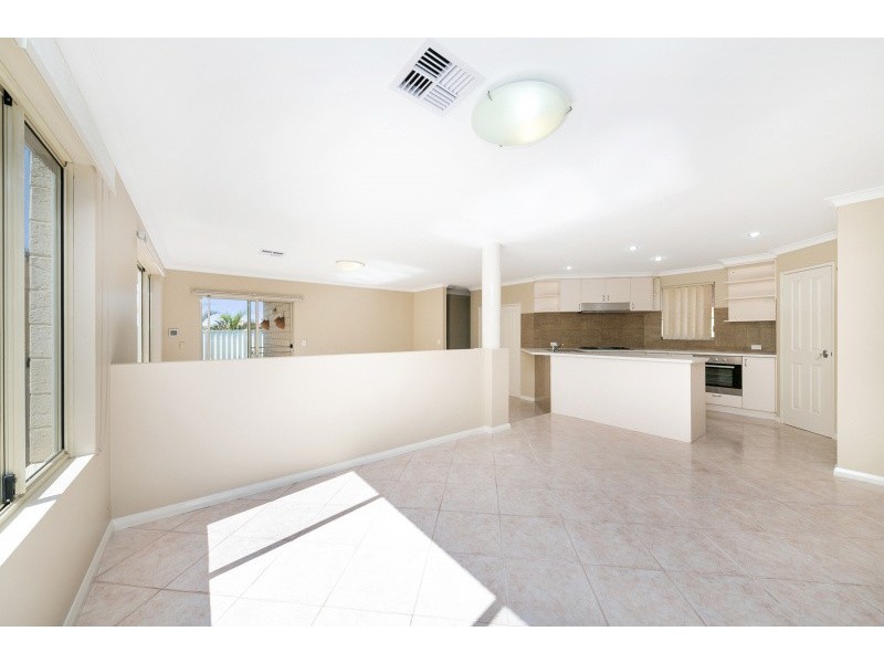 22A Sumich Gardens, Coogee WA 6166