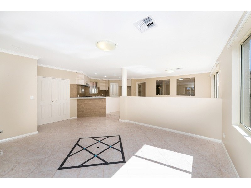 22A Sumich Gardens, Coogee WA 6166