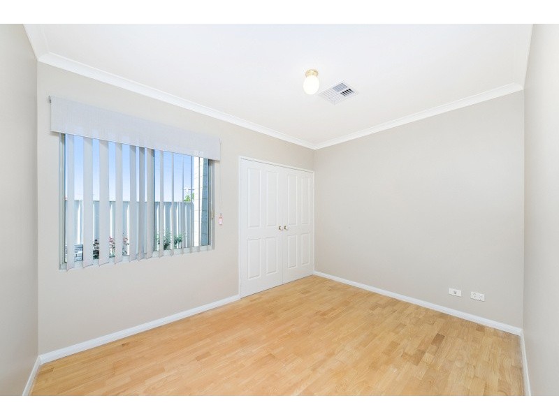 22A Sumich Gardens, Coogee WA 6166