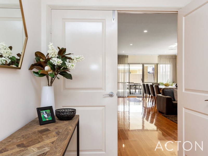 3 Splash Terrace, Munster WA 6166