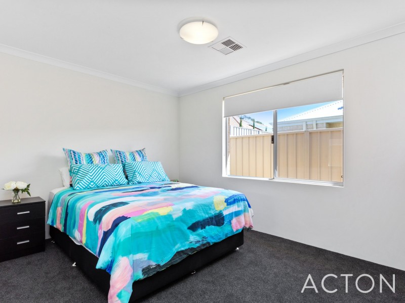 3 Splash Terrace, Munster WA 6166