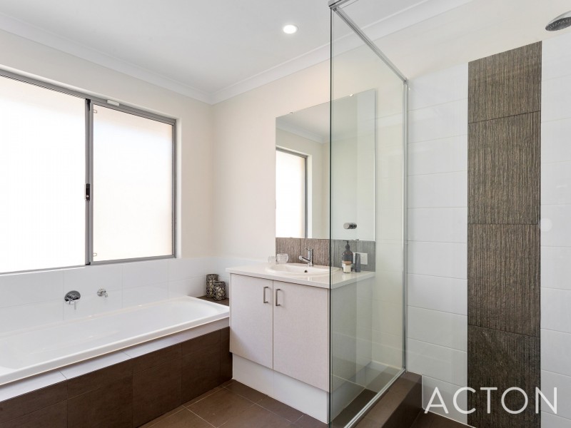 3 Splash Terrace, Munster WA 6166