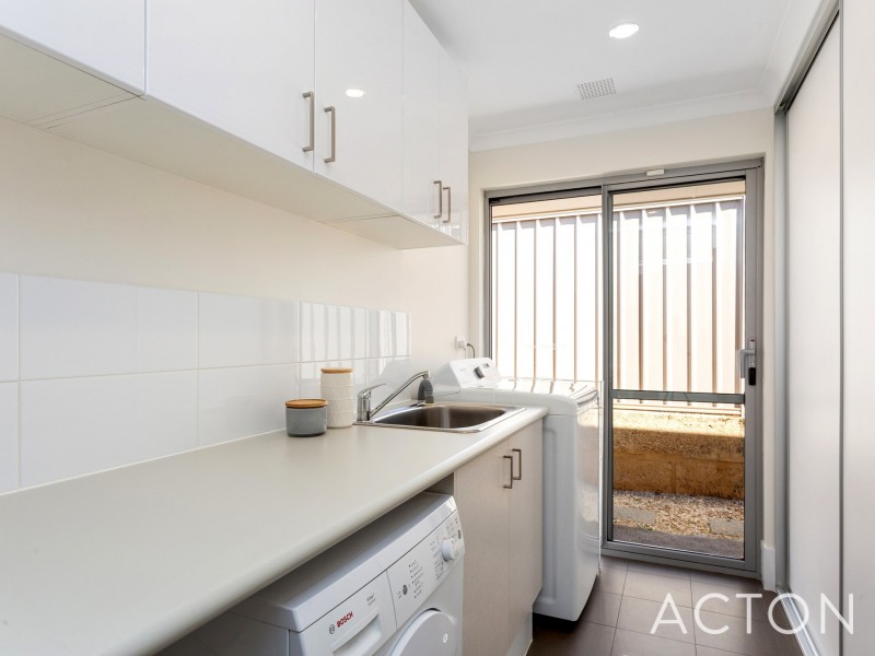 3 Splash Terrace, Munster WA 6166