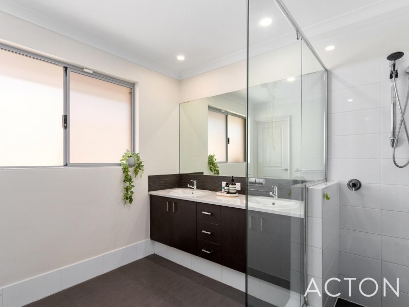 3 Splash Terrace, Munster WA 6166