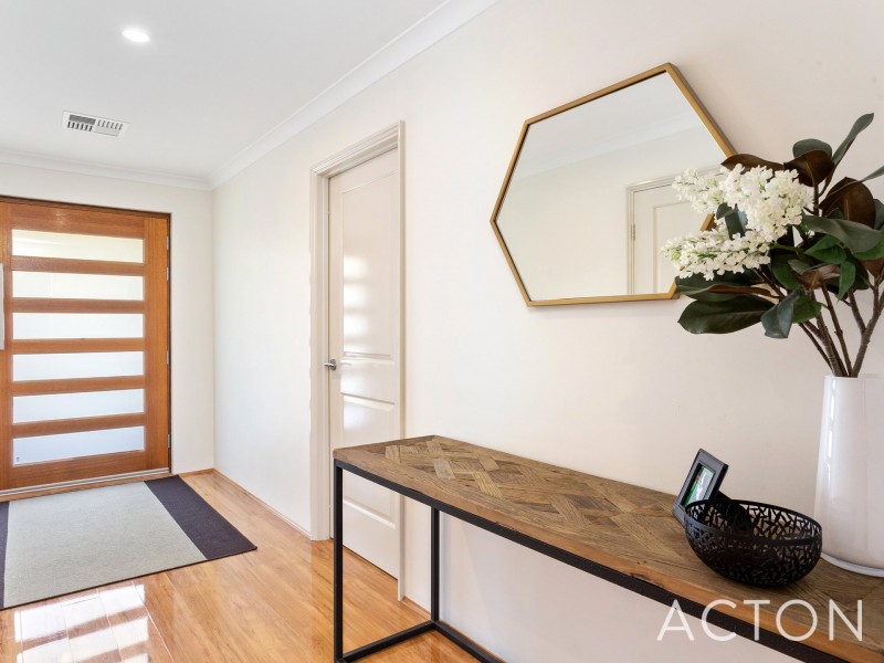 3 Splash Terrace, Munster WA 6166