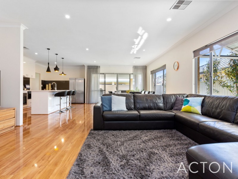 3 Splash Terrace, Munster WA 6166