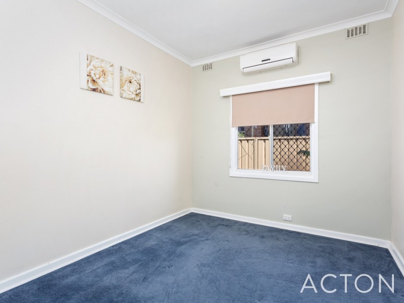 233 Winterfold Road, Coolbellup WA 6163