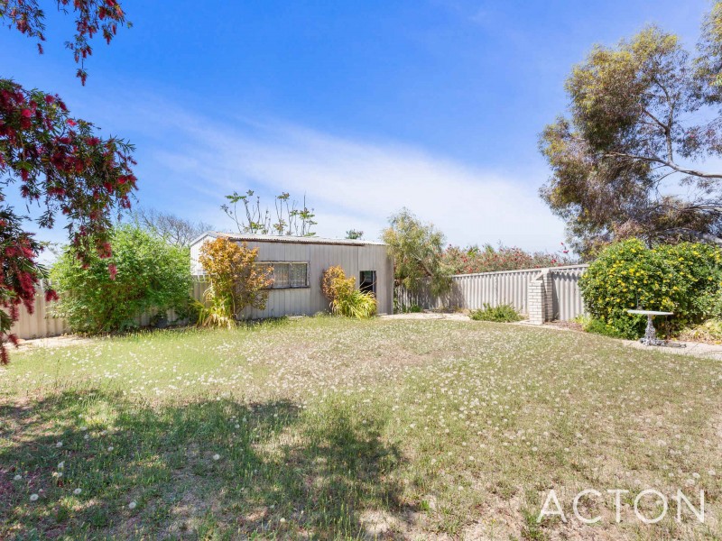 233 Winterfold Road, Coolbellup WA 6163