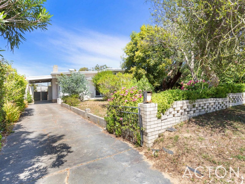 233 Winterfold Road, Coolbellup WA 6163