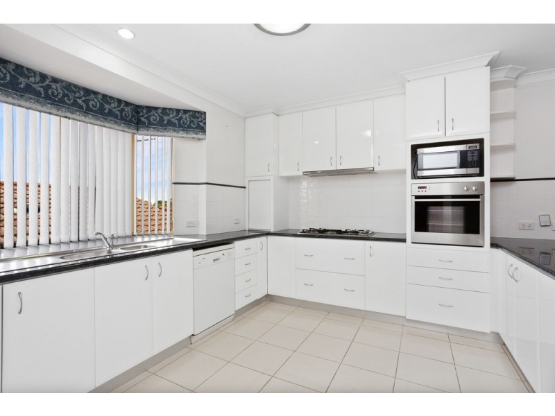 8 Arlington Loop, Coogee WA 6166