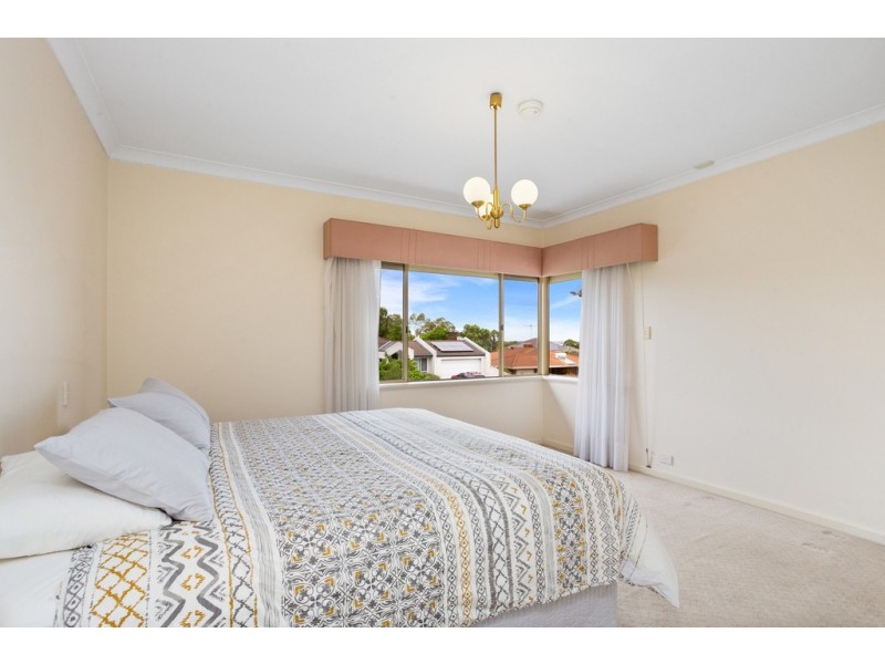 8 Arlington Loop, Coogee WA 6166