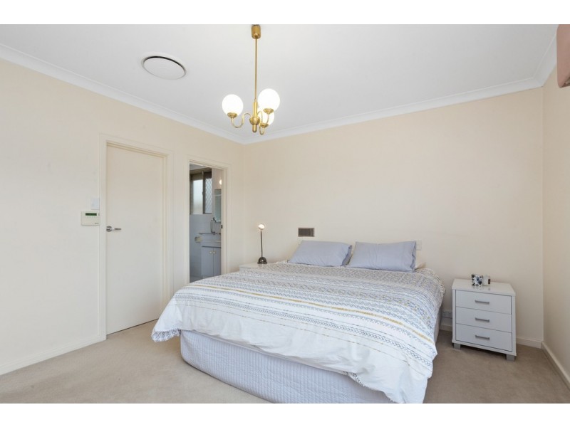 8 Arlington Loop, Coogee WA 6166