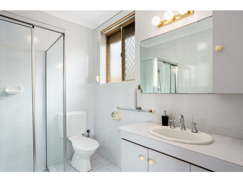 8 Arlington Loop, Coogee WA 6166