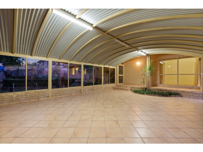 8 Arlington Loop, Coogee WA 6166