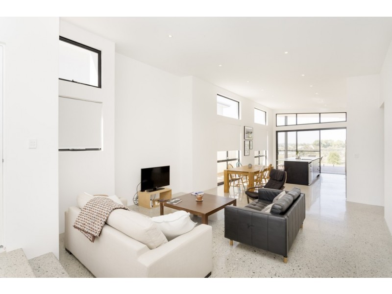 3/7 Nemagold Grove, Coogee WA 6166