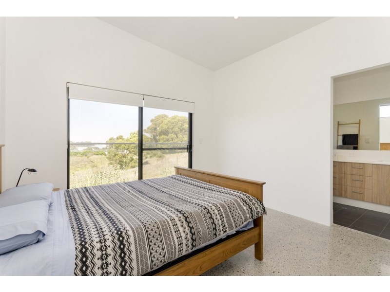 3/7 Nemagold Grove, Coogee WA 6166